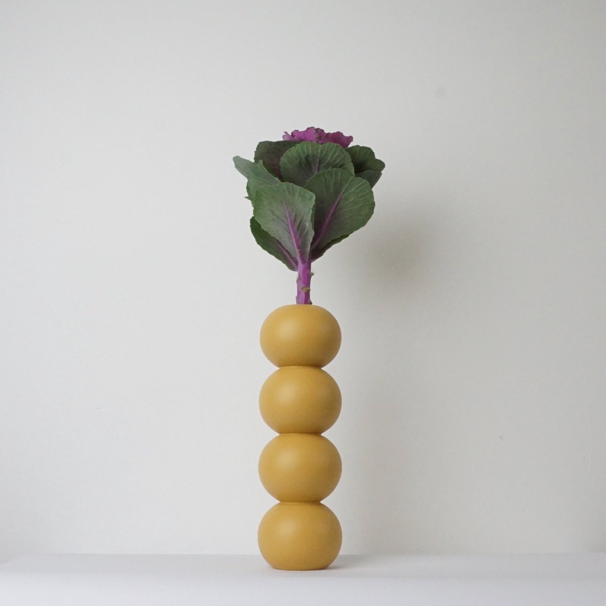 LEMON LILY Houten Vaas 'Stack' – Geel – Ø 8,5 × 26 cm – Inclusief Glazen Buisje – Handgemaakt Design vaas