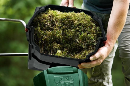 Bosch UniversalVerticut 1100 Verticuteermachine - op snoer - 1100 W - 32 cm maaibreedte - Met 50 liter opvangbak