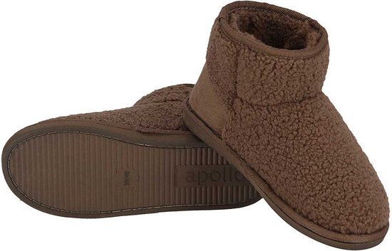 Paar bruine teddy enkellaars pantoffels, zijaanzicht en onderkant met Apollo logo.