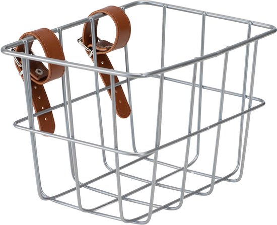 Zilverkleurige fietsmand met bruine leren riempjes.