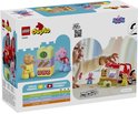 Doos LEGO Duplo Peppa Pig tractor en marktkraam met spelende kinderen en een voorbeeld van de set.