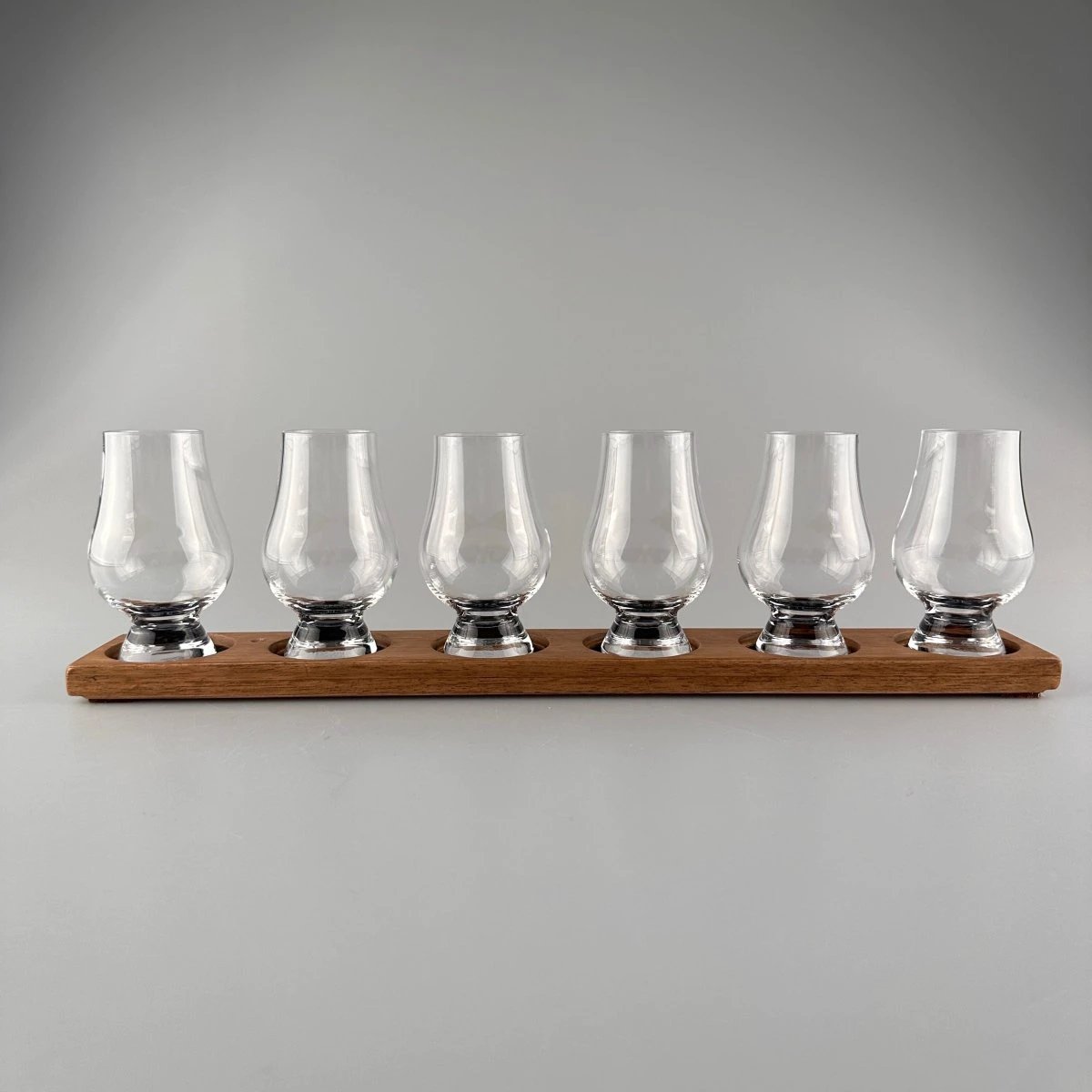 Whiskyglashouder met glaswerk - Handgemaakt - E.W.B. België Glencairn glazen