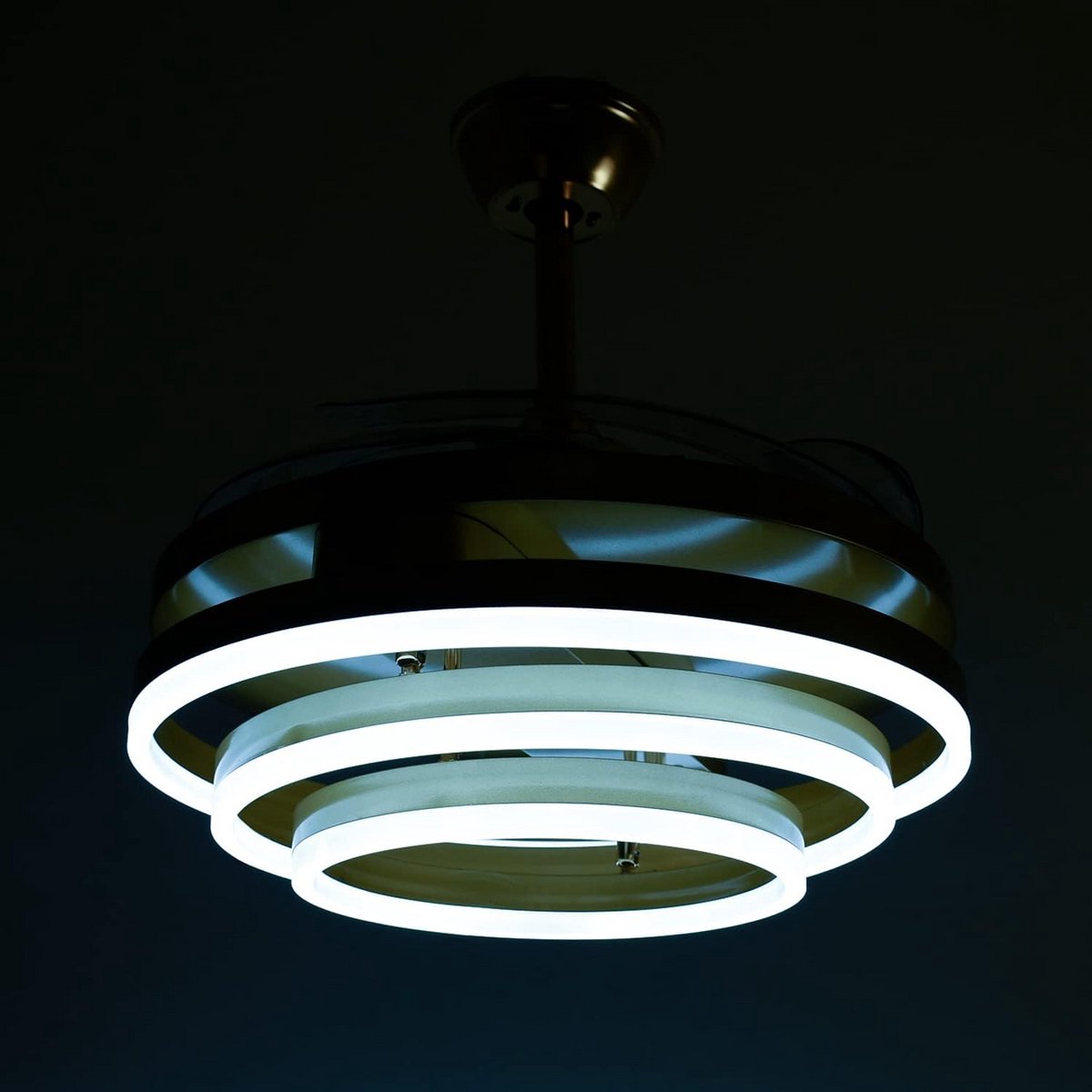 Plafondventilator met DC-motor en Drie Verstelbare LED-Lichtringen thumbnail 7