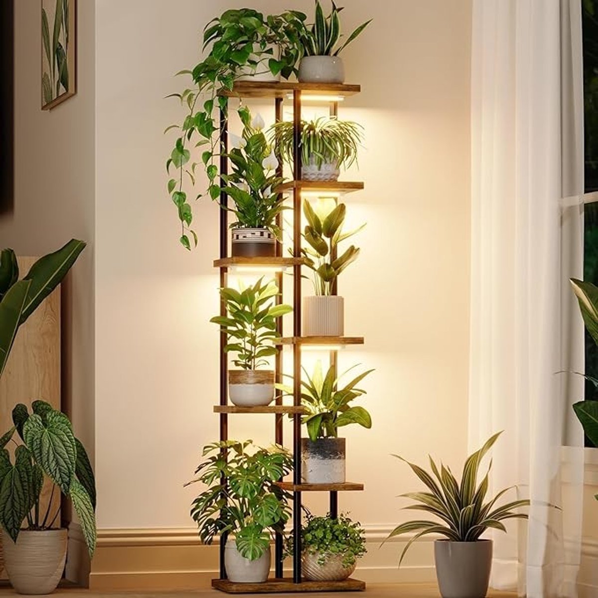 Hoekige plantenstandaard met groeilamp en 7 etages - Metalen rek met houten plankjes voor binnenplanten