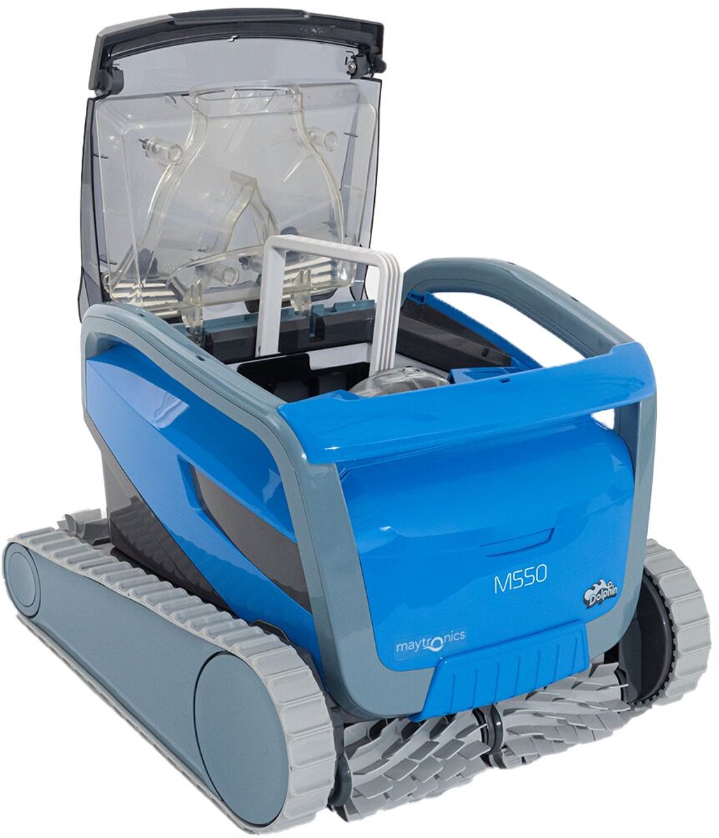 Dolphin M550 pool robot