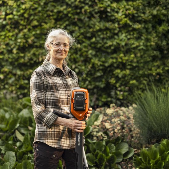 Husqvarna 220iR Accu Trimmer - 36V Borstelloze Motor, 36cm Snijbreedte, Boost-Modus, incl. Draagriem (Zonder Accu & Lader) van Husqvarna — afbeelding 3