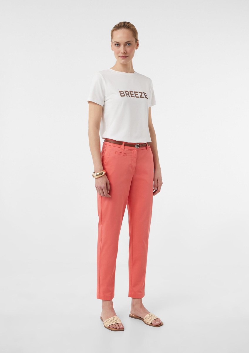 comma - female - Chino met riem