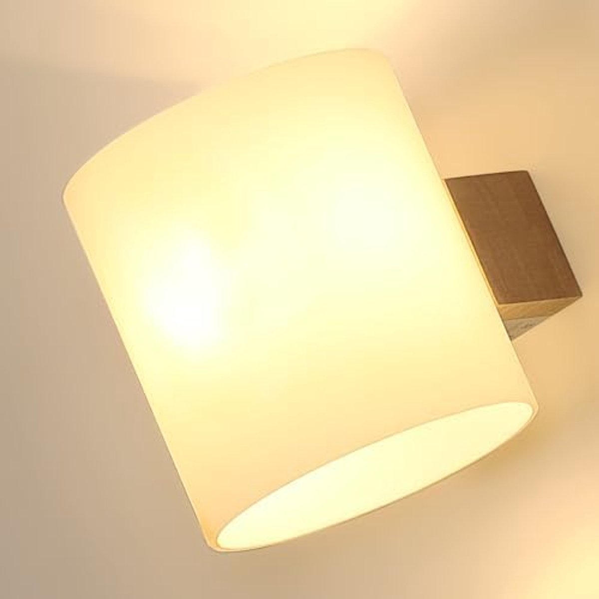 Moderne Wandlamp met Houten Basis en Driekleurige Gloeilamp - Voor Binnen