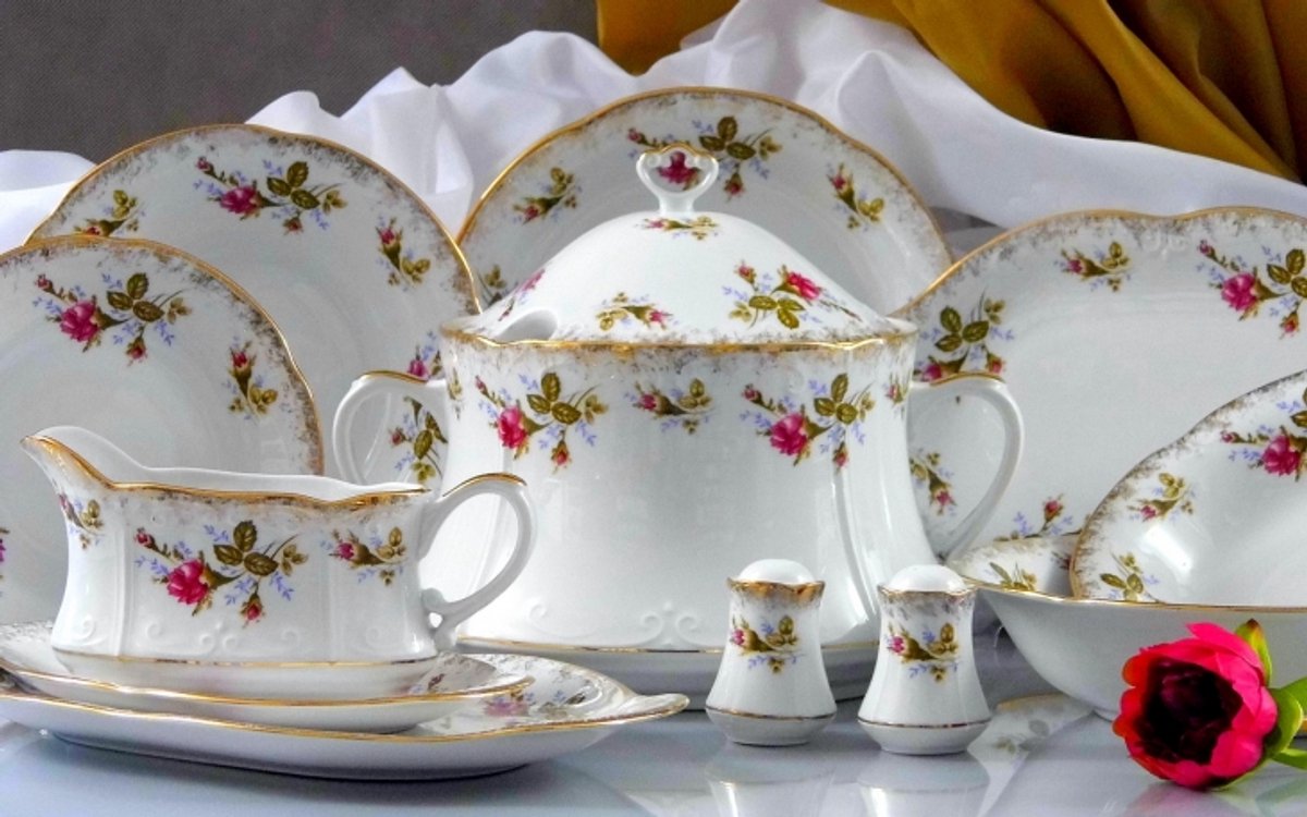 Kamélia Servies voor 6 personen - 30-delig diner- en koffieservies