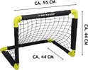 Een Dunlop voetbaldoel met afmetingen 55x44x44cm, zwart met geel.