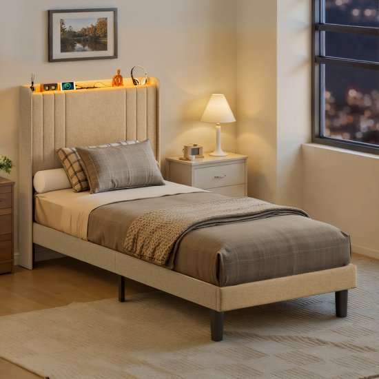 Xbro Gestoffeerd Bed 90 x 200 cm – met LED-Verlichting & USB/Type-C Oplaadpoort – Eenpersoonsbed met Hoofdbord en Lattenbodem – Beige