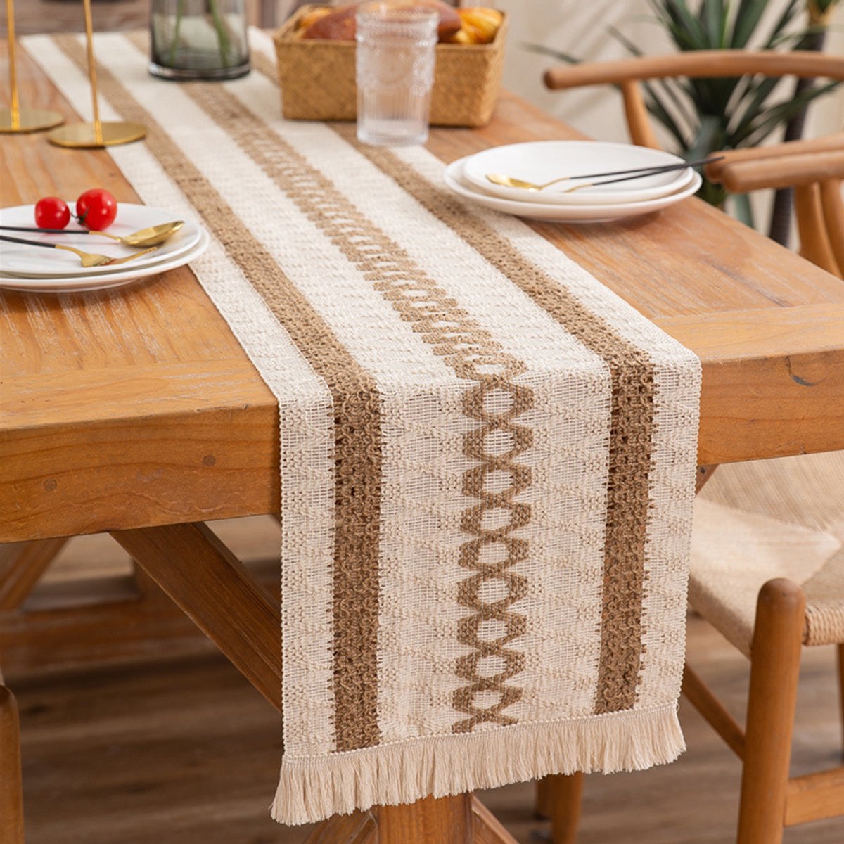 Boho tafelloper - afwasbaar - vintage makramé uitvoering - beige