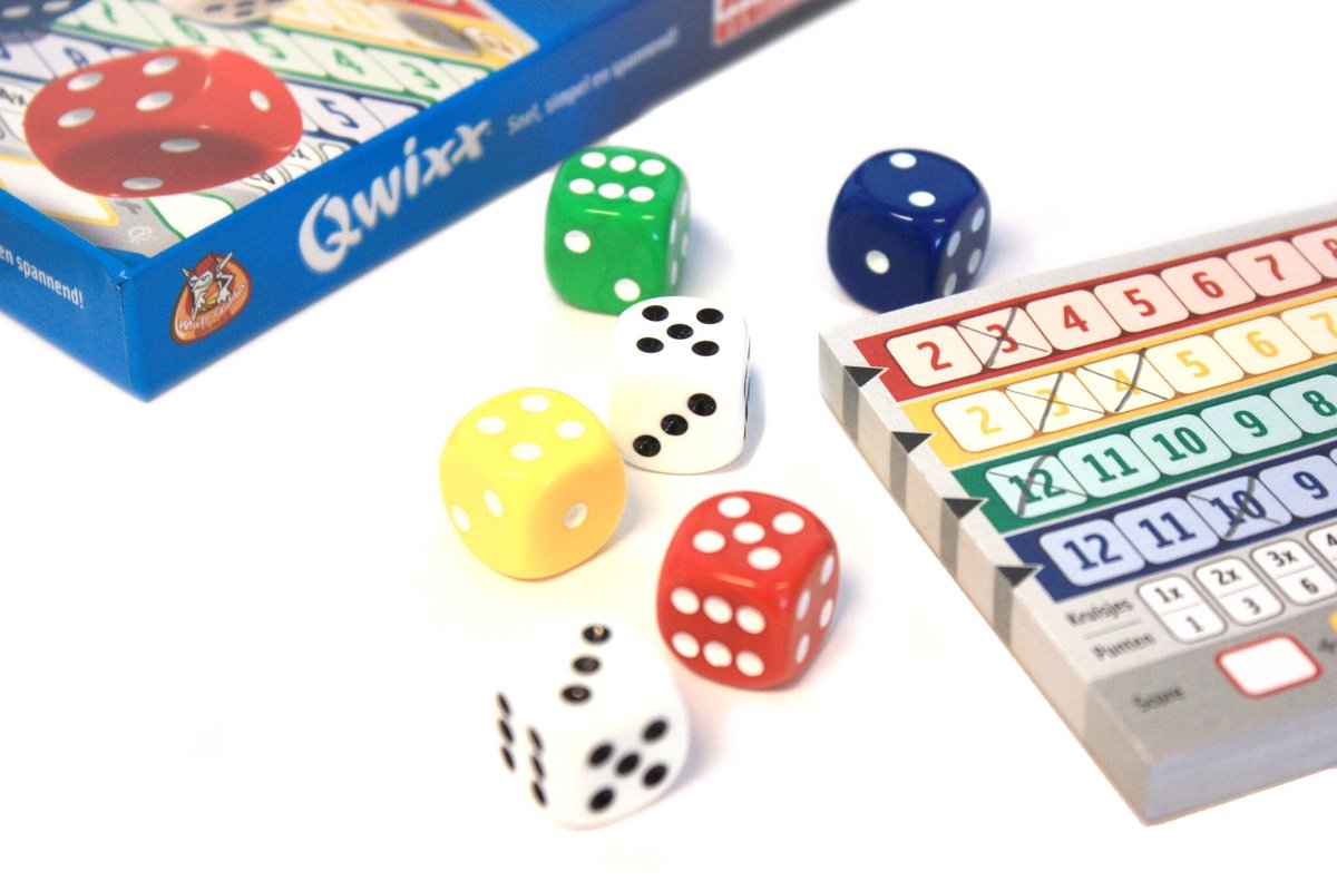 White Goblin Games - Qwixx - Dobbelspel - 2 tot 5 spelers - Voor de hele familie - Gezelschapsspel - Klein cadeautje — afbeelding 6