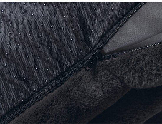 Donkergrijs, pluche met ritssluiting en antislip onderkant.