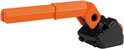 Oranje en zwarte hijskraan met zwarte basis.