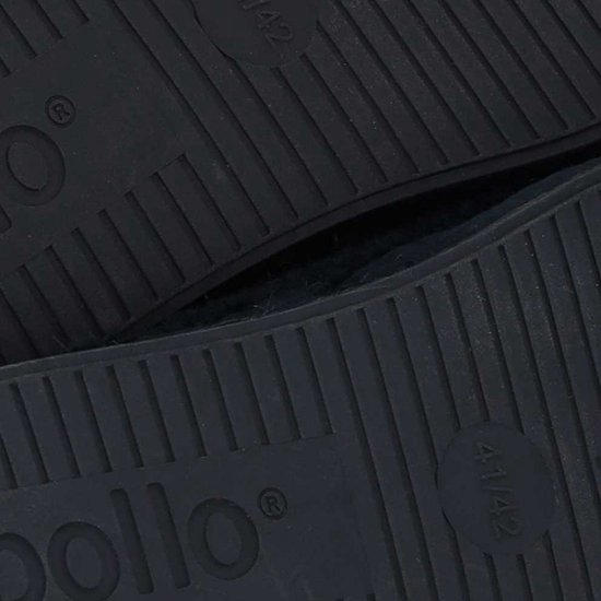 Zwarte zolen met 'pollo' logo en maat 41/42. Antislip zool.