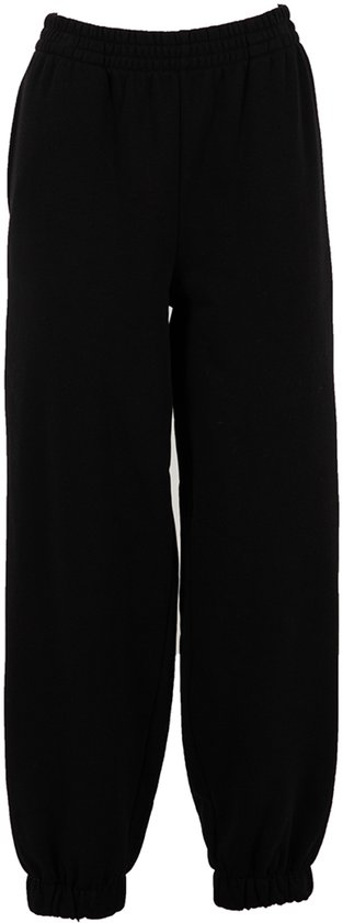 Zwarte sweatbroek met elastische tailleband en manchetten aan de pijpen.
