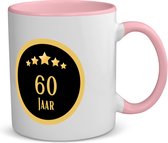 Akyol - 60 jaar koffiemok - theemok roze - Hoera 60 jaar - - verjaardagscadeau - verjaardag - cadeau - kado - geschenk - gift - relatie - trouwdag - jubileum - diamanten huwelijk - 350 ML inhoud