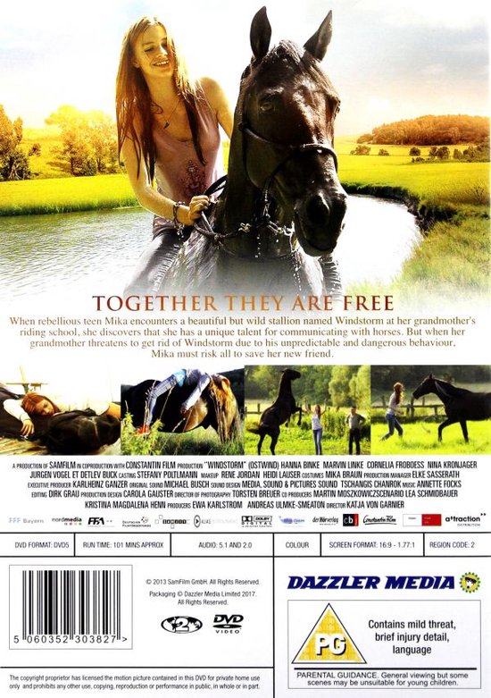 Jong meisje met lang bruin haar rijdt op een donkerbruin paard in een zonnig landschap. De tekst 'TOGETHER THEY ARE FREE' staat op de cover.