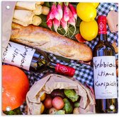 Tuinposter – Picknicken - Kleed - Wijn - Drank - Bladeren - Groentje - Brood - Fruit - Wijnflessen - 50x50 cm Foto op Tuinposter (wanddecoratie voor buiten en binnen)