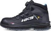Zwarte HKS werkschoen met BOA-sluiting, 'Power Grip'-opschrift en witte logo's.