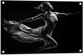 Tuinposter – Ballerina Meisje aan het Dansen (Zwart-wit) - 75x50 cm Foto op Tuinposter (wanddecoratie voor buiten en binnen)