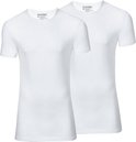 Twee witte Slater t-shirts met ronde hals op elkaar, witte achtergrond.
