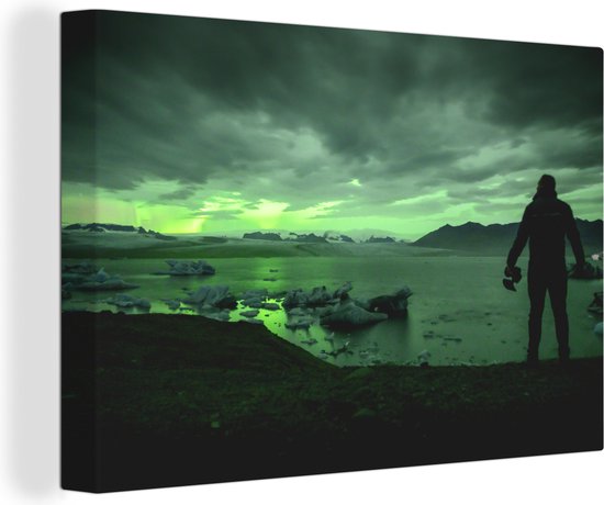 Canvas Schilderij Noorderlicht - Natuur - Man - IJsland - 60x40 cm - Wanddecoratie