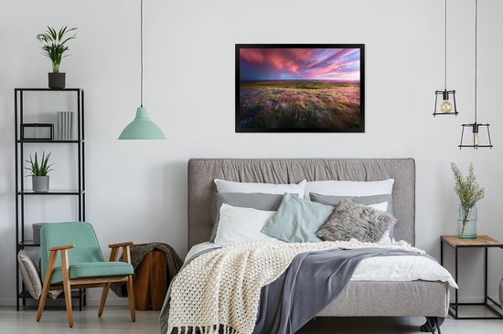 Coucher de soleil sur une prairie fleurie 90x60 cm