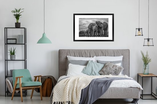 Fotolijst incl. Poster Zwart Wit- Olifant - Dieren - Water - Zwart wit - 90x60 cm - Posterlijst