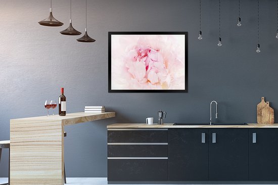 Image encadrée - Gros plan d'un cadre photo pivoine rose dense noir 80x60 cm - Affiche encadrée (Décoration murale salon / chambre)