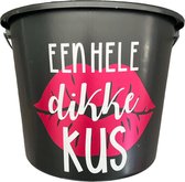 Cadeau Emmer-Een hele dikke kus-12 liter-cadeau-geschenk-gift-kado-moederdag-valentijn