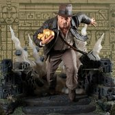 Indiana Jones: Raiders of the Lost Ark Deluxe Gallery PVC Statue - Escape with Idol