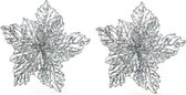 2x Kerstboomversiering op clip zilveren glitter bloem 23 cm - kerstboom decoratie - zilveren kerstversieringen