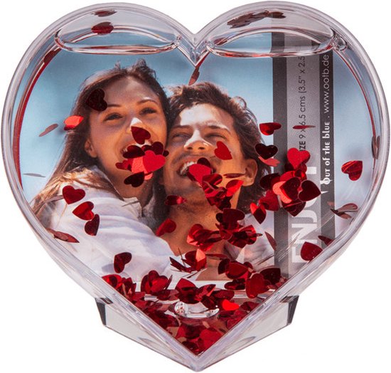 Cadre photo 3D en forme de coeur avec des confettis coeurs 9x9 cm