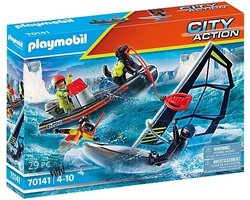 foto van PLAYMOBIL City Action Redding op zee: redding met poolglijder met rubberen sleepboot - 70141