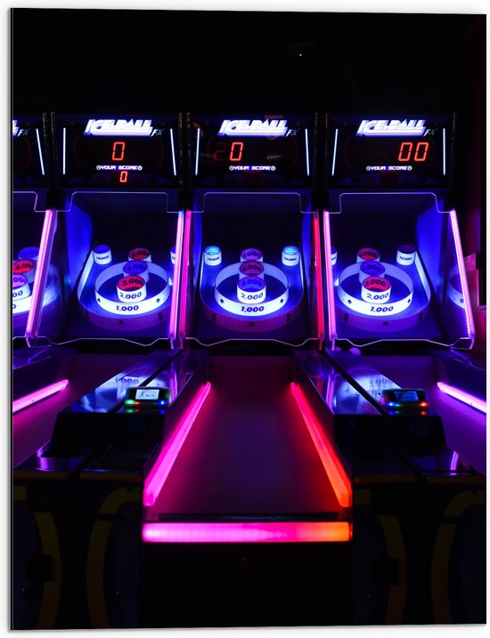 Dibond - Ballengooien Spel in Arcade Hal - 60x80 cm Foto op Aluminium (Wanddecoratie van metaal)