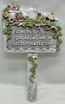 Polyresin deco tuinsteker met dierfiguur "flowers of tomorrow are in seeds planted today" - meerkleurig + bloemen - Hoogte 19 x 12 x 1 cm - Woonaccessoires - Woondecoratie - Tuinaccessoires - Tuindecoratie