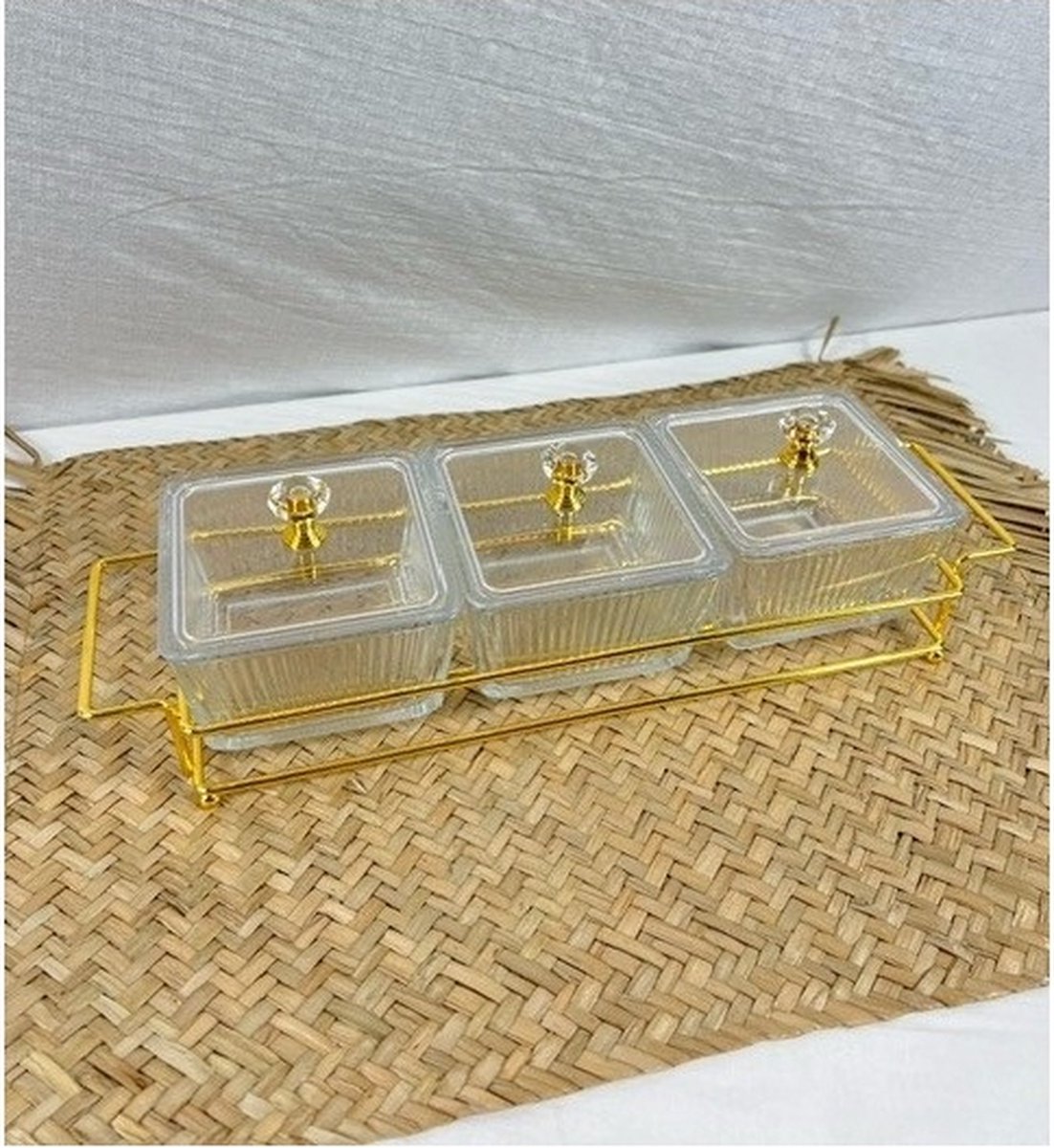 Homestar - schaal set - 3 delig - goud met transparant- met deksel -ontbijt set - breed 33cm 3 stuks 9x9 cm