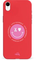 xoxo Wildhearts Love Yourself Red - Single Layer - Rood hoesje geschikt voor Apple iPhone Xr - Hoesje met smiley emoji - Hardcase case geschikt voor iPhone Xr - Smiley case - rood