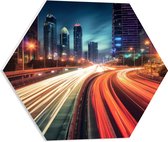 PVC Schuimplaat Hexagon - Stad - Gebouwen - Straat - Lichten - 50x43.5 cm Foto op Hexagon (Met Ophangsysteem)