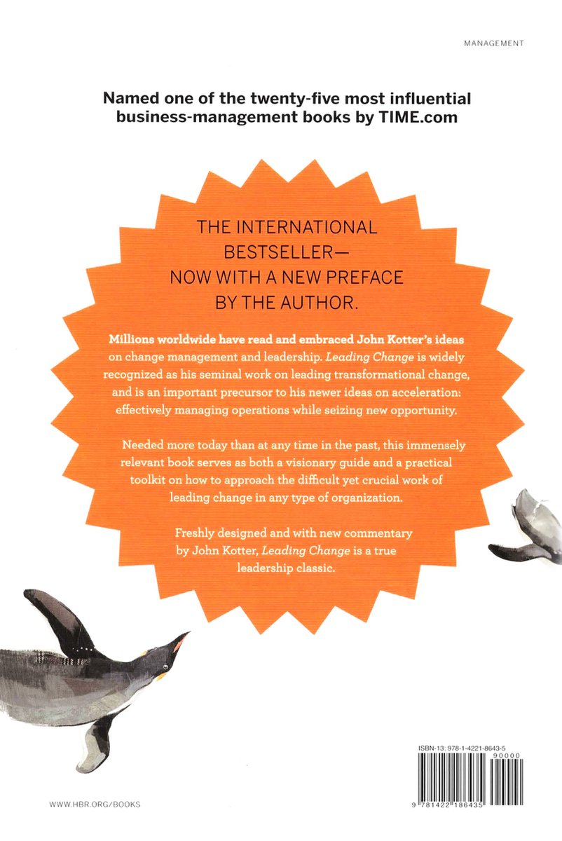 Achterkant van het boek met oranje ster-vormige tekstvak. Bevat informatie over het boek, 'The International Bestseller'. Twee pinguïns zijn deels zichtbaar.