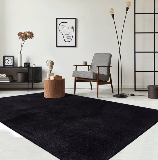 Vloerkleed laagpoolig zwart 120x160 cm - Wasbaar - Modern en zacht - Antislip onderkant - woonkamer of slaapkamer tapijt - Rug for bedroom or living room | RELAX by The Carpet