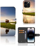 Smartphone Hoesje Geschikt voor iPhone 15 Pro Flip Case Koe