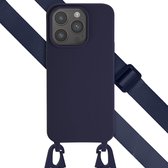 Selencia Hoesje Met Koord Geschikt voor iPhone 15 Pro - Selencia Siliconen hoesje met afneembaar koord - Donkerblauw