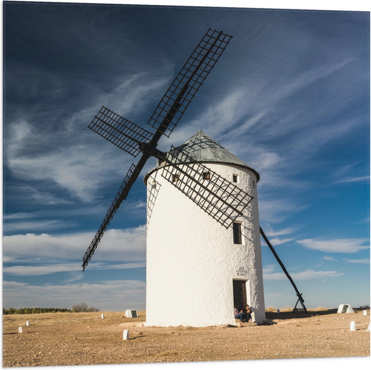 Vlag - Witte Molen onder Sluierbewolkin, Nederland - 80x80 cm Foto op Polyester Vlag