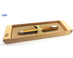 ELEGANTE balpen in beukenhout met pen en markeerstift. Alles in een elegante milieuvriendelijke doos. MINISTAR inktpatroon. Pin lengte 14 cm - Ø 10 mm.