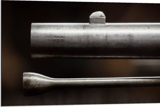 Dibond - Close-up van Loop van Geweer - 90x60 cm Foto op Aluminium (Wanddecoratie van metaal)