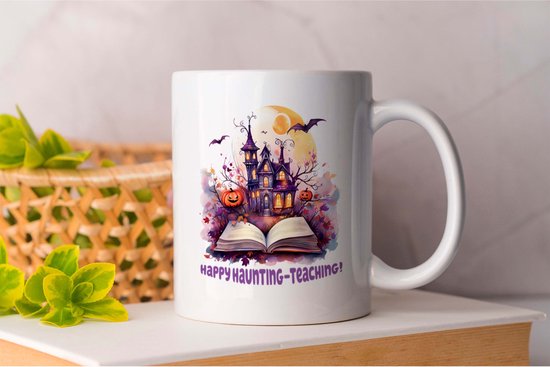 Mok Happy Haunting Teaching - TeacherLife - Halloween - Gift - Cadeau - Teaching - TeachTheFuture - TeachingInspiration - TeacherLove - LeraarLeven - Onderwijs - Docent - OnderwijsInspiratie - LeraarDag