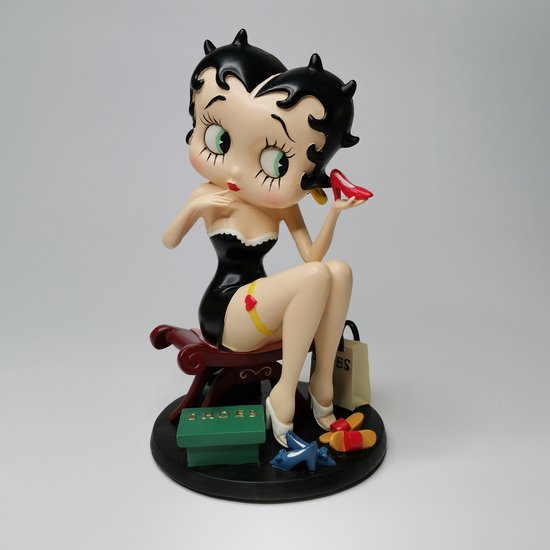 Statuette Collector, Figurine, Figurine Betty Boop Fitting Shoes 23cm.